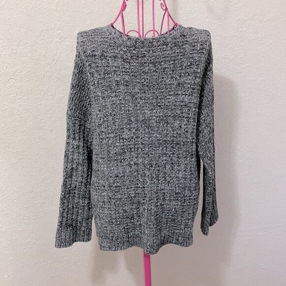 Victoria’s Secret sweater size Small - Picture 4 of 16